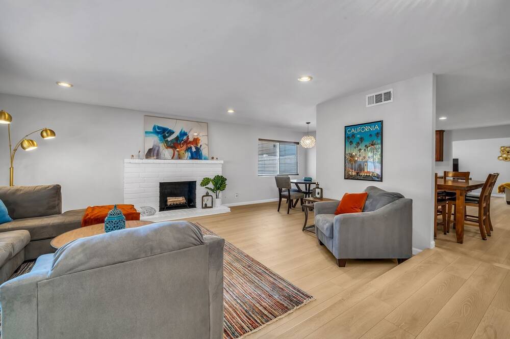 Photo of Livingroom in Lake Balboa