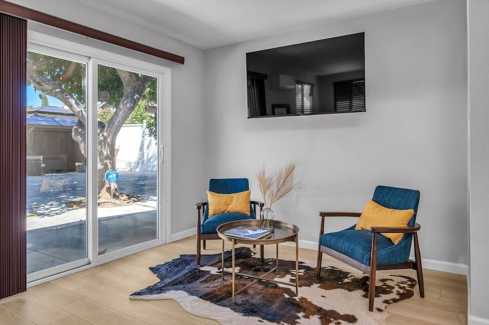 Photo of Livingroom in Lake Balboa