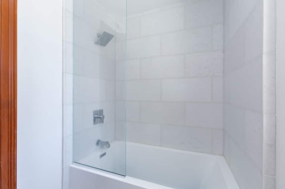 Photo of Bathroom in Thousand Oaks