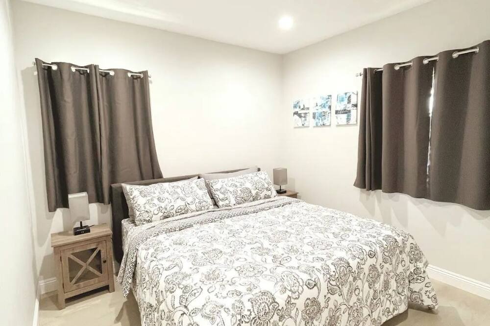 Photo of Bedroom in Fountain Valley