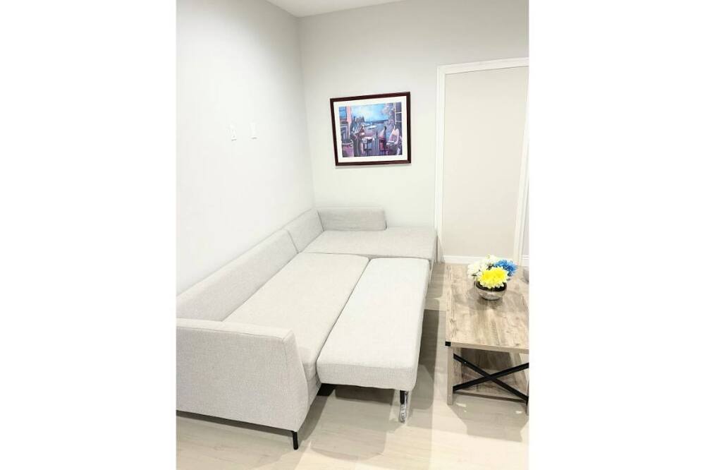Photo of Bedroom in Fountain Valley