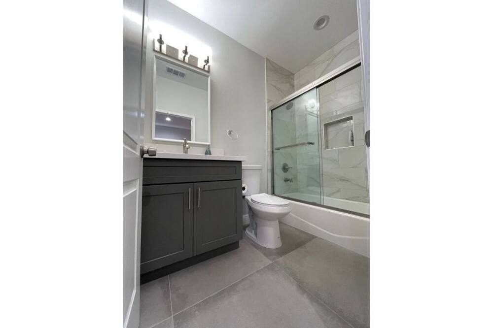 Photo of Bathroom in Fountain Valley