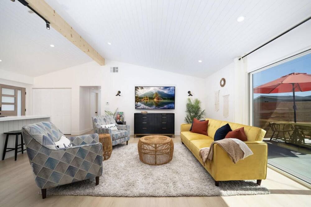 Photo of Livingroom in Southwest Anaheim
