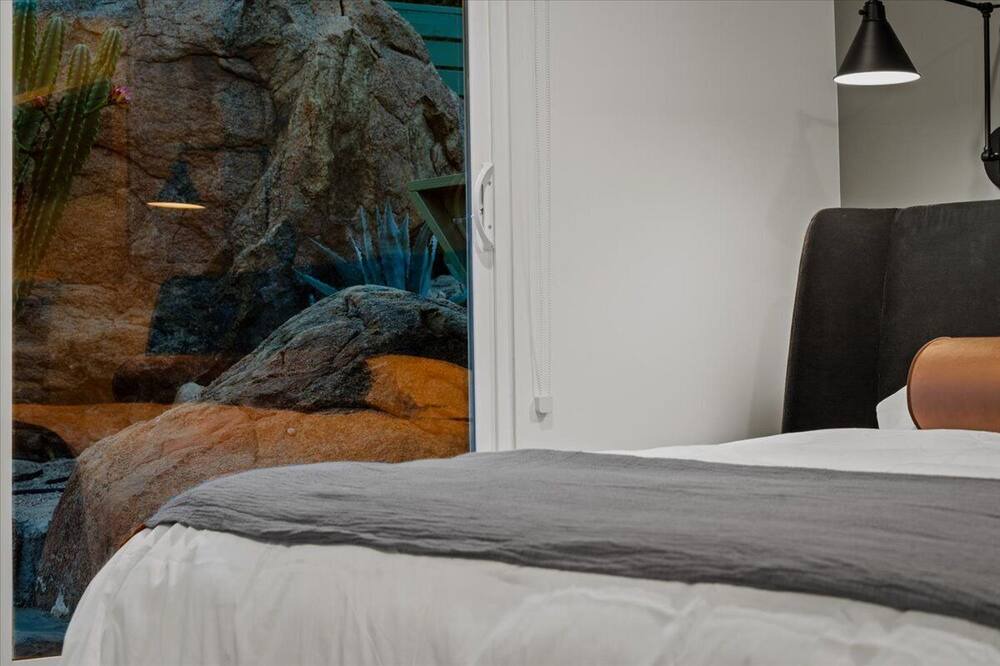 Photo of Bedroom in Downtown Riverside