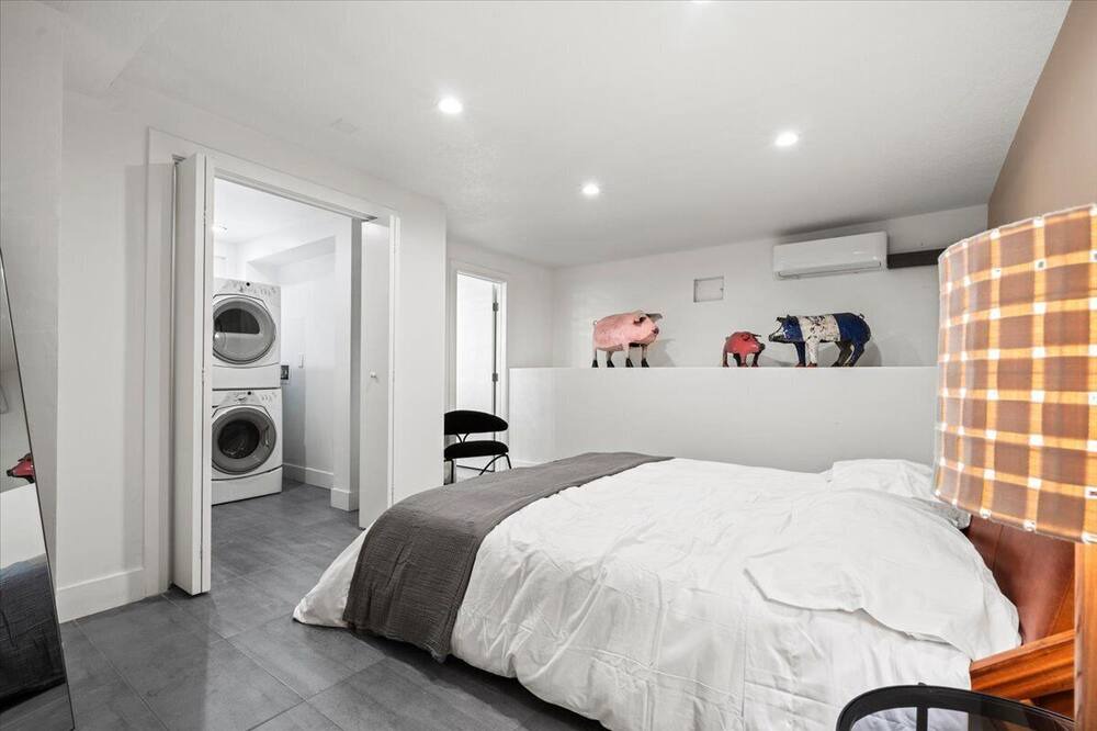 Photo of Bedroom in Downtown Riverside