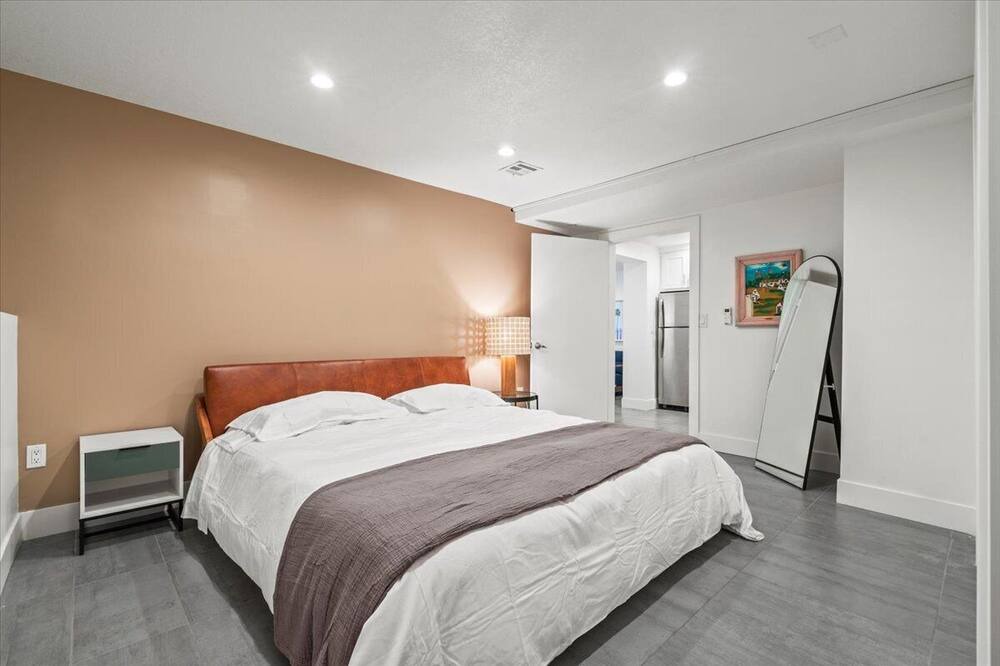 Photo of Bedroom in Downtown Riverside