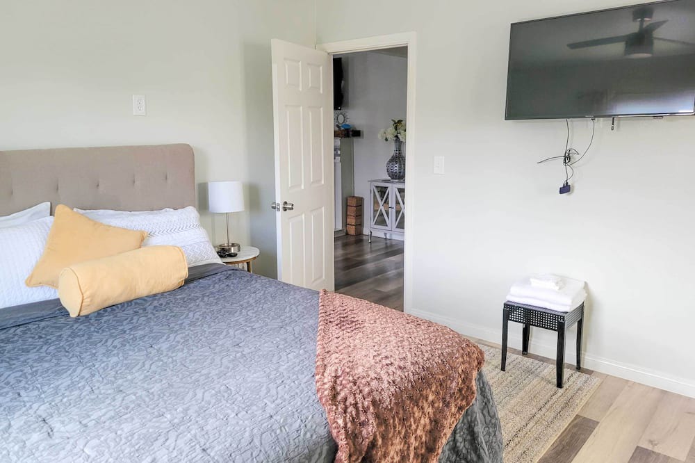 Photo of Bedroom in Compton