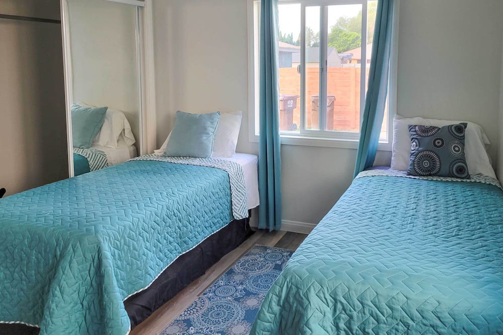 Photo of Bedroom in Compton