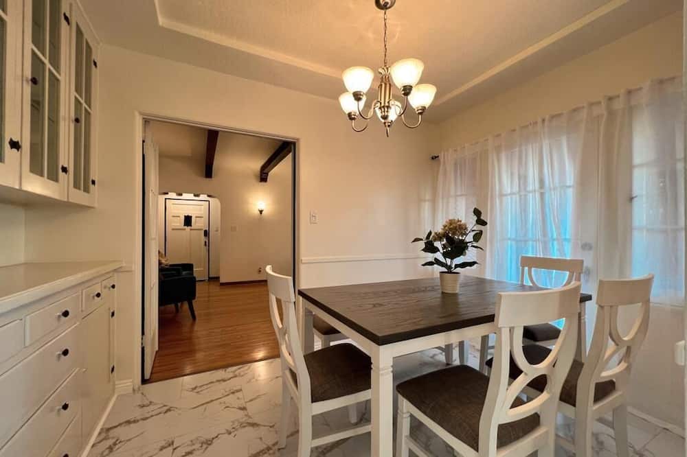Photo of Kitchen in La Puente