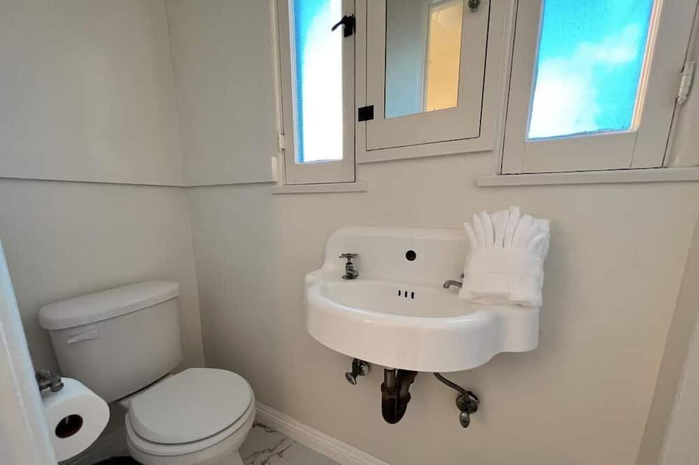 Photo of Bathroom in La Puente