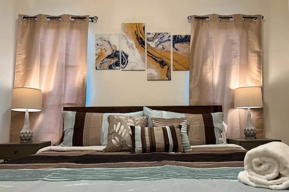 Photo of Bedroom in La Puente