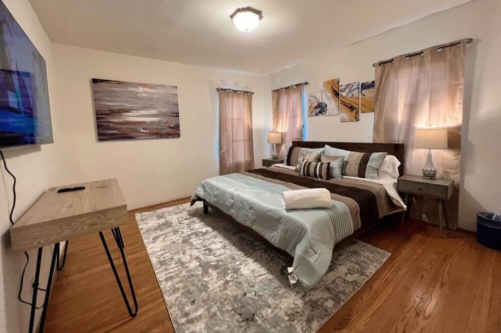 Photo of Bedroom in La Puente