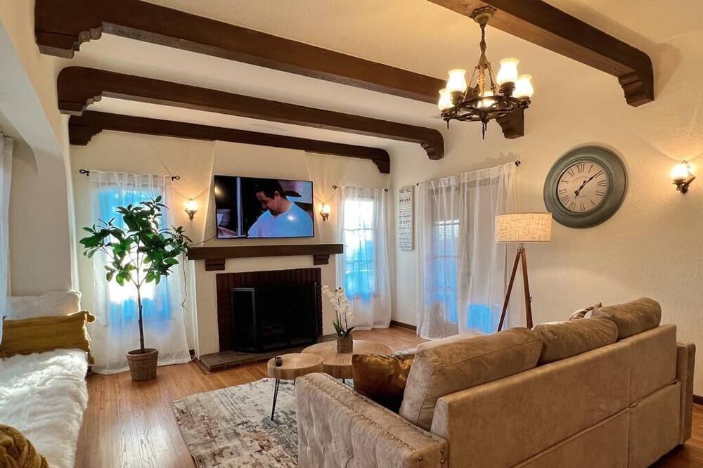 Photo of Livingroom in La Puente