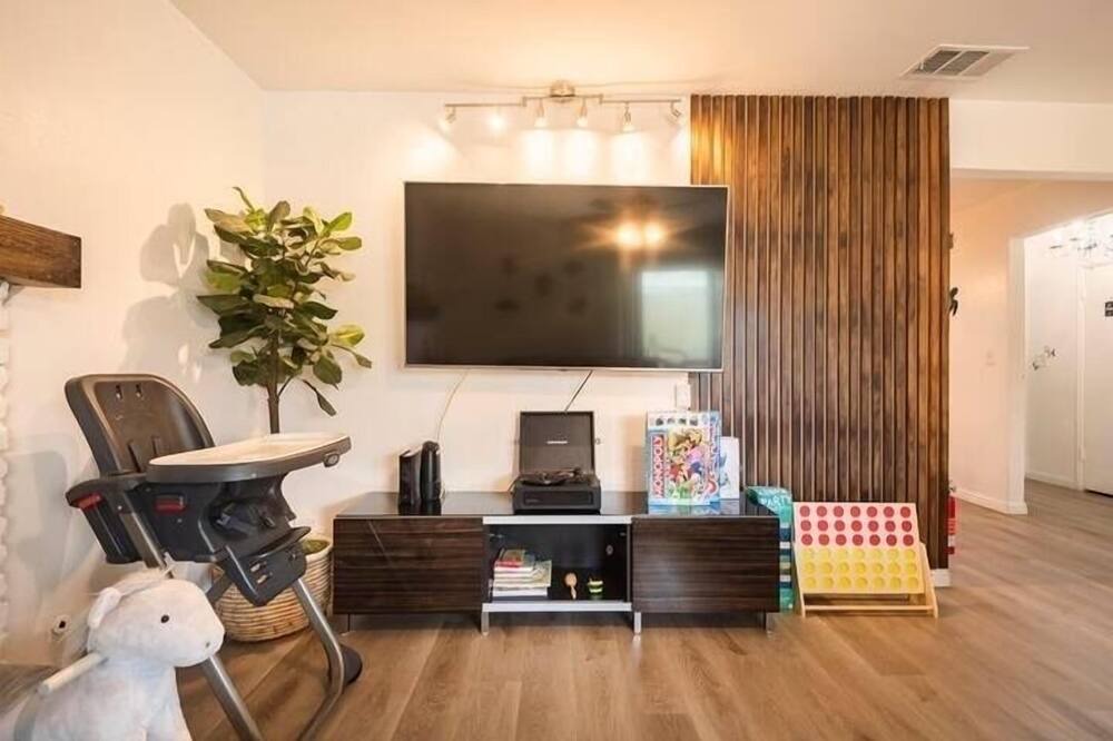 Photo of Bedroom in Huntington Beach