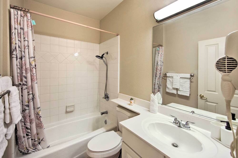 Photo of Bathroom in Covina