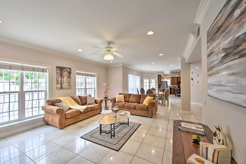 Photo of Livingroom in Covina