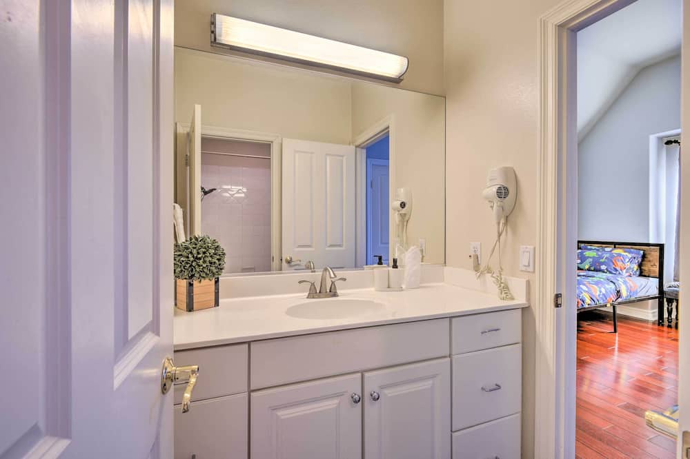 Photo of Bathroom in Covina