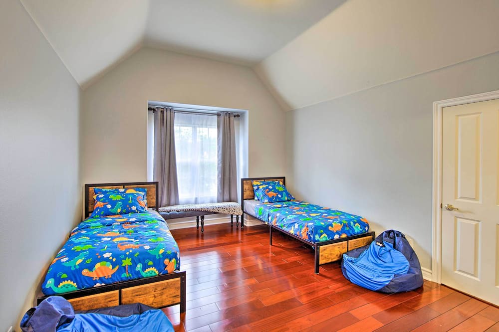 Photo of Bedroom in Covina
