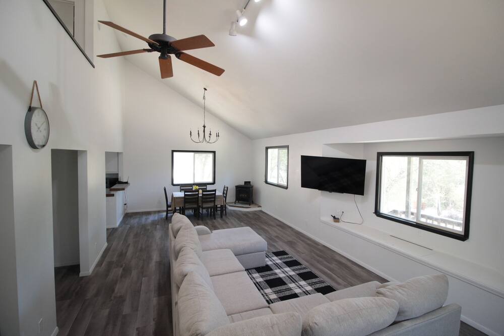 Photo of Livingroom in Mariposa