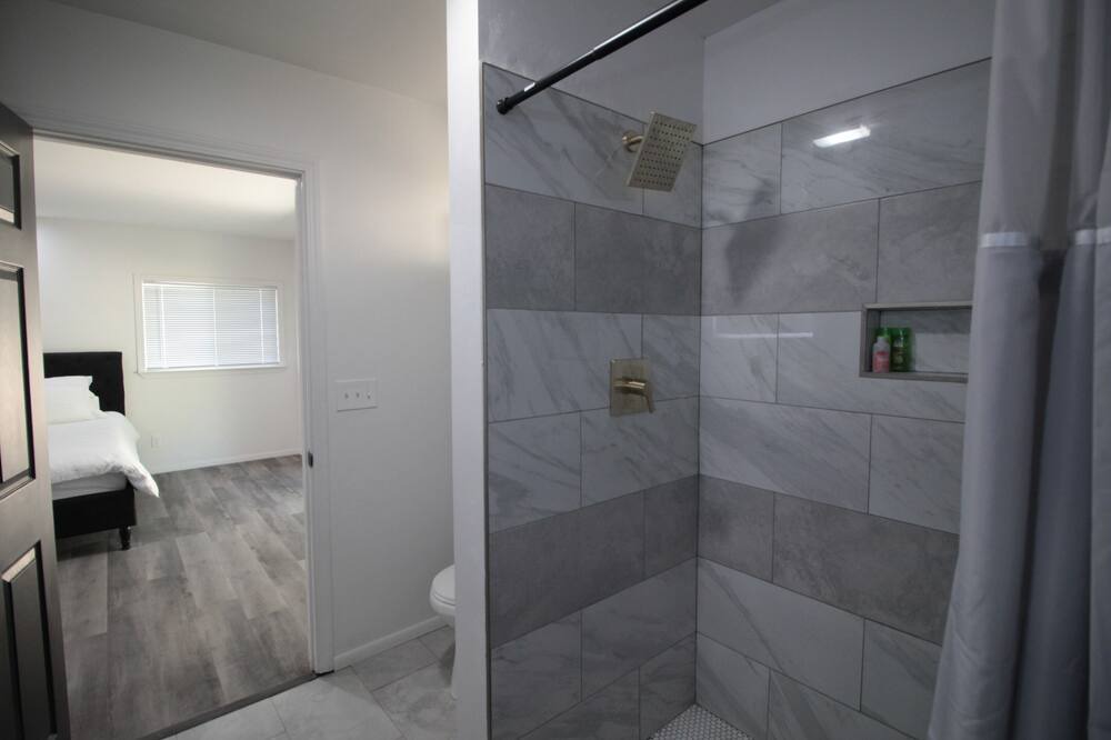 Photo of Bathroom in Mariposa