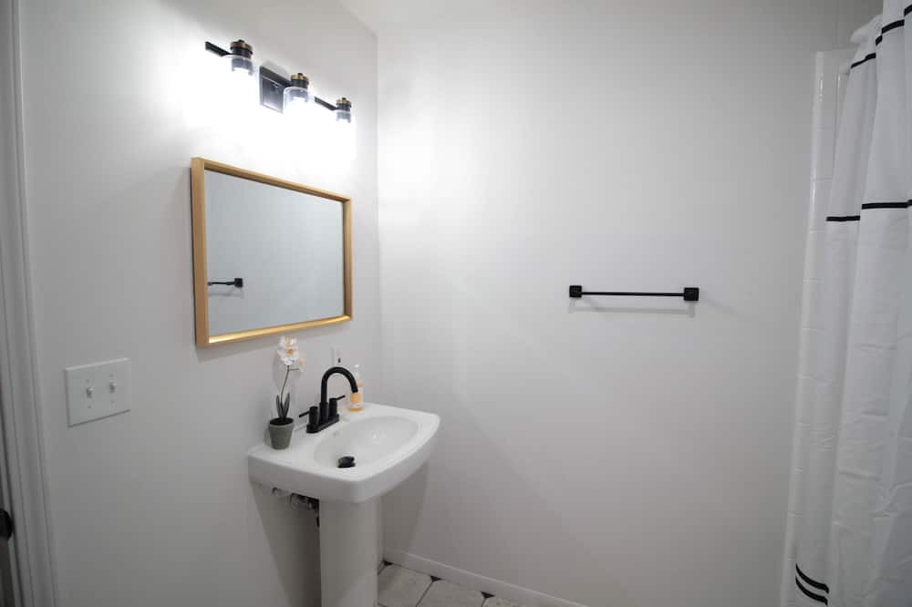 Photo of Bathroom in Mariposa