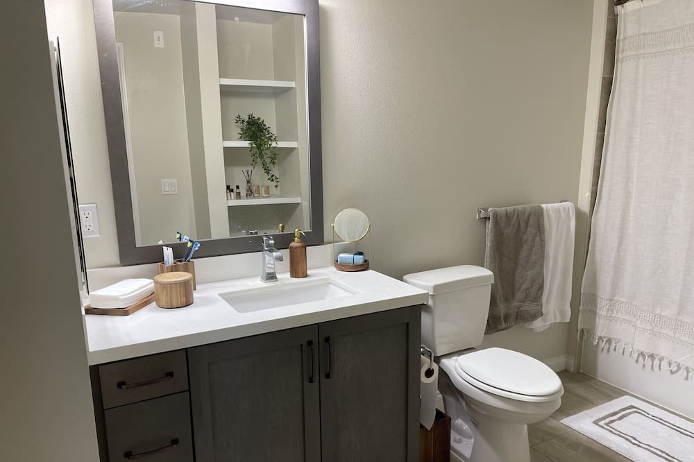 Photo of Bathroom in Laguna Niguel
