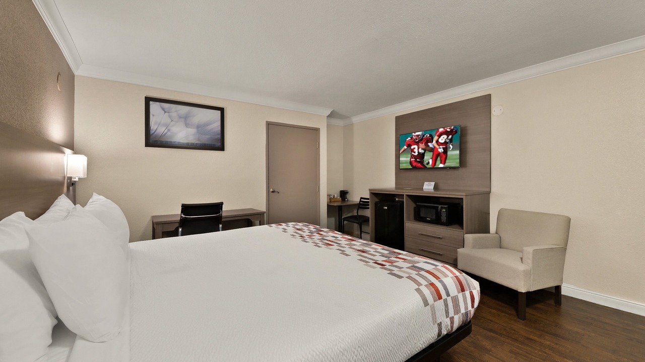 Photo of Bedroom in Bellflower