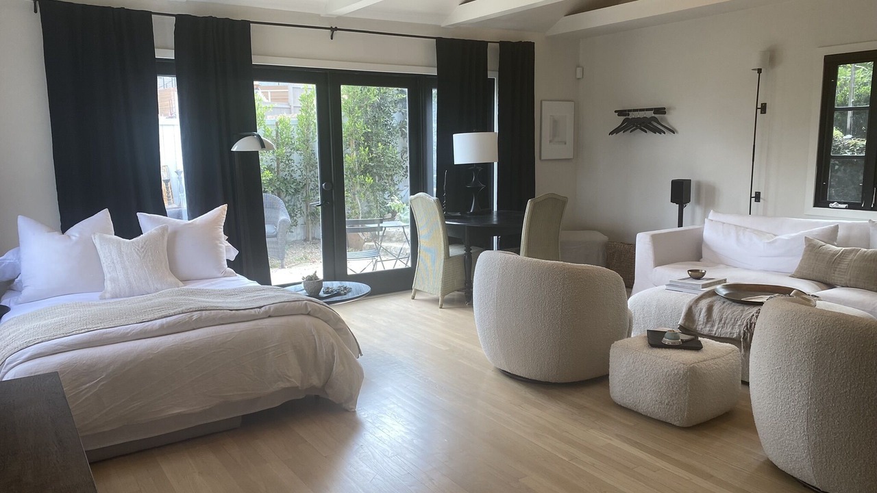 Photo of Bedroom in Pacific Palisades