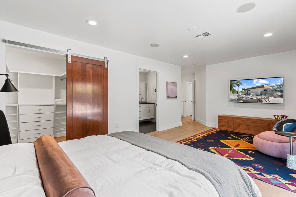 Photo of Bedroom in Downtown Riverside
