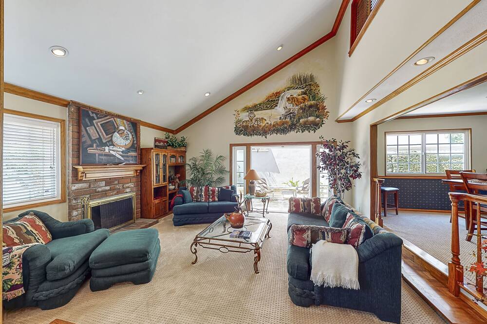 Photo of Bedroom in Fountain Valley