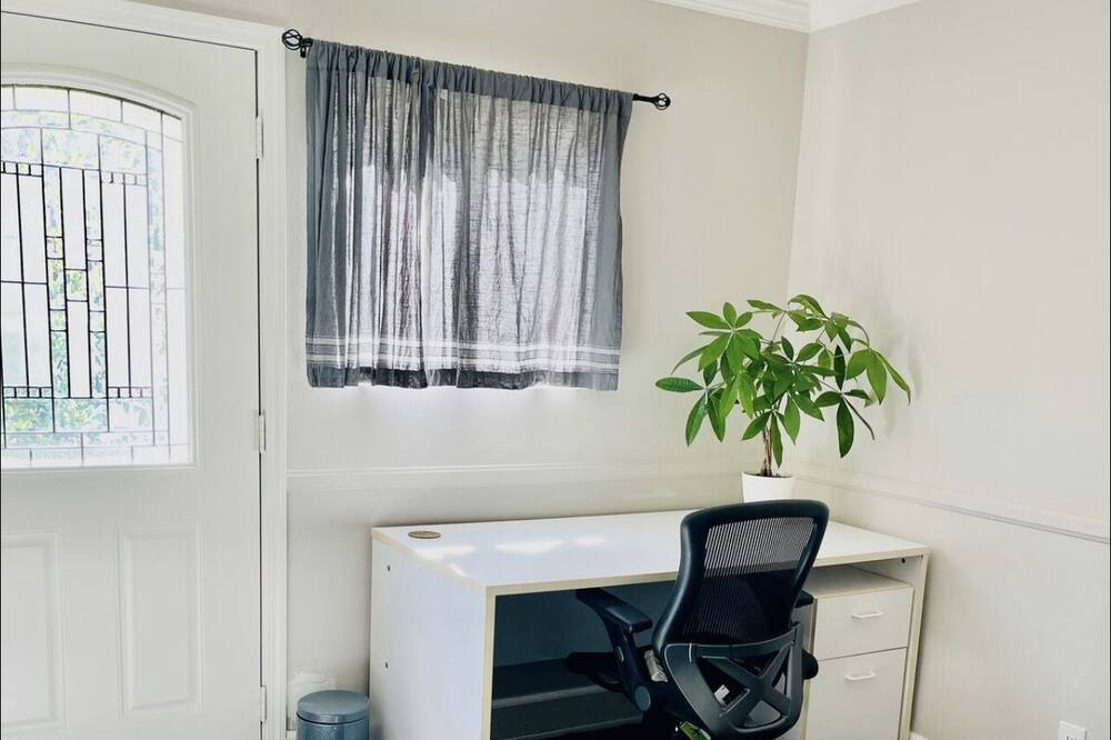 Photo of Bedroom in Thousand Oaks