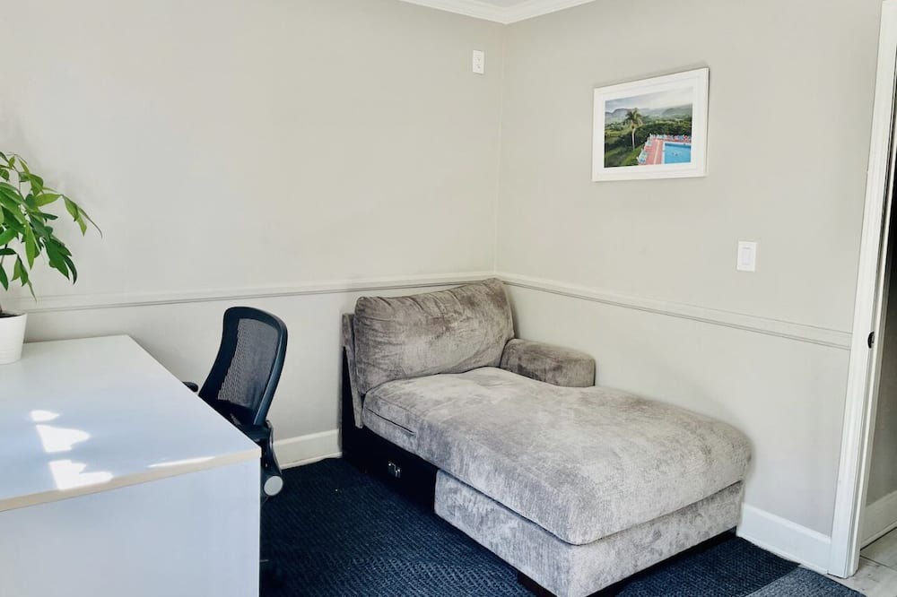 Photo of Bedroom in Thousand Oaks