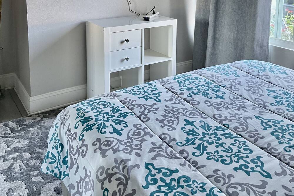 Photo of Bedroom in Thousand Oaks