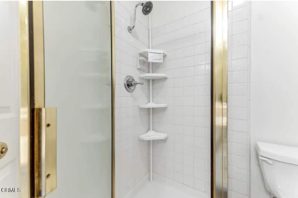 Photo of Bathroom in Thousand Oaks