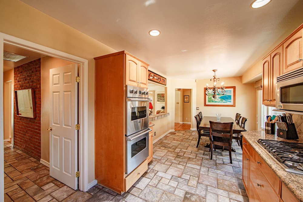 Photo of Livingroom in East Whittier