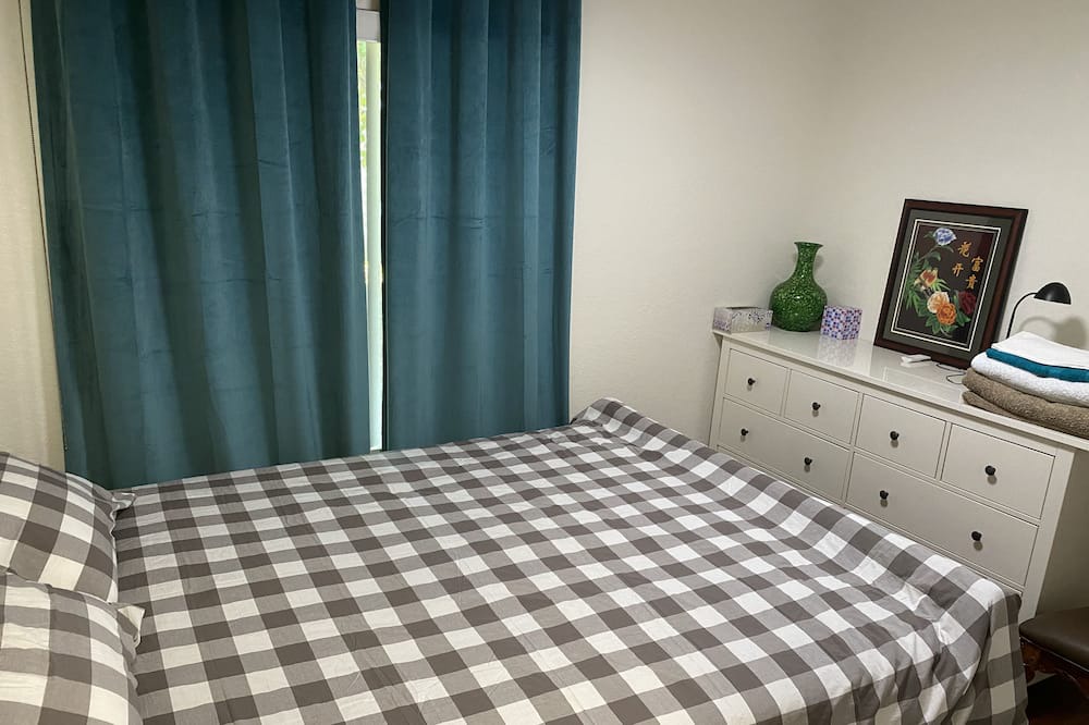 Photo of Bedroom in Hacienda Heights