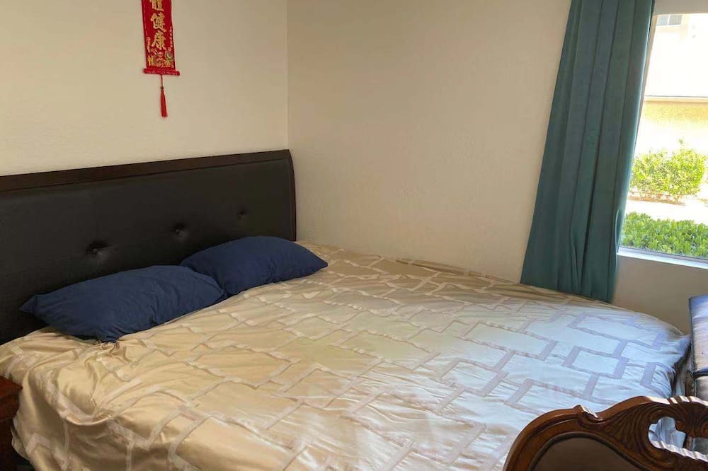 Photo of Bedroom in Hacienda Heights