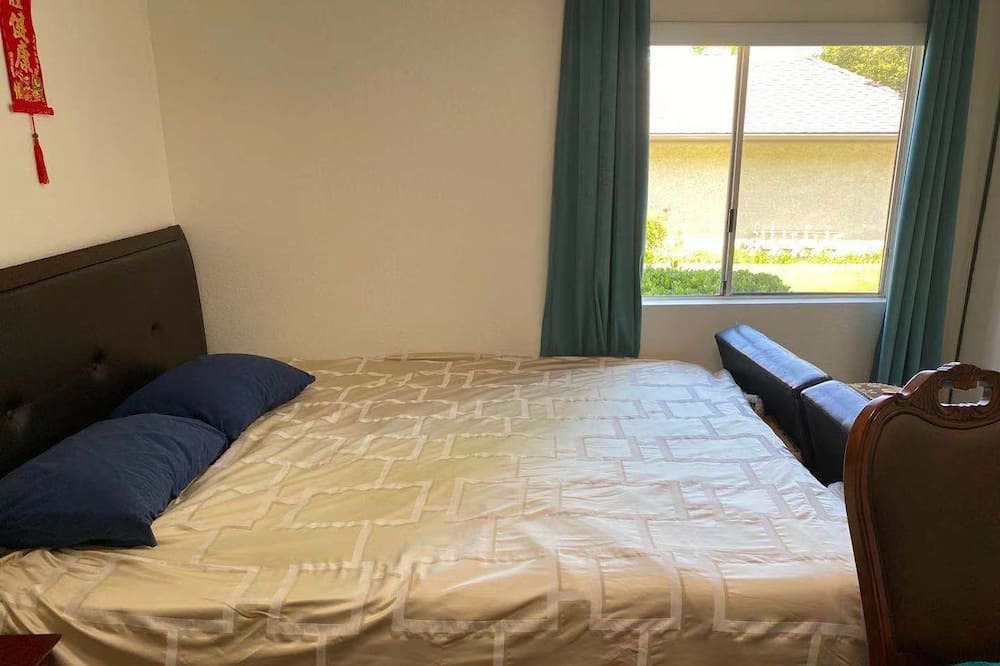 Photo of Bedroom in Hacienda Heights