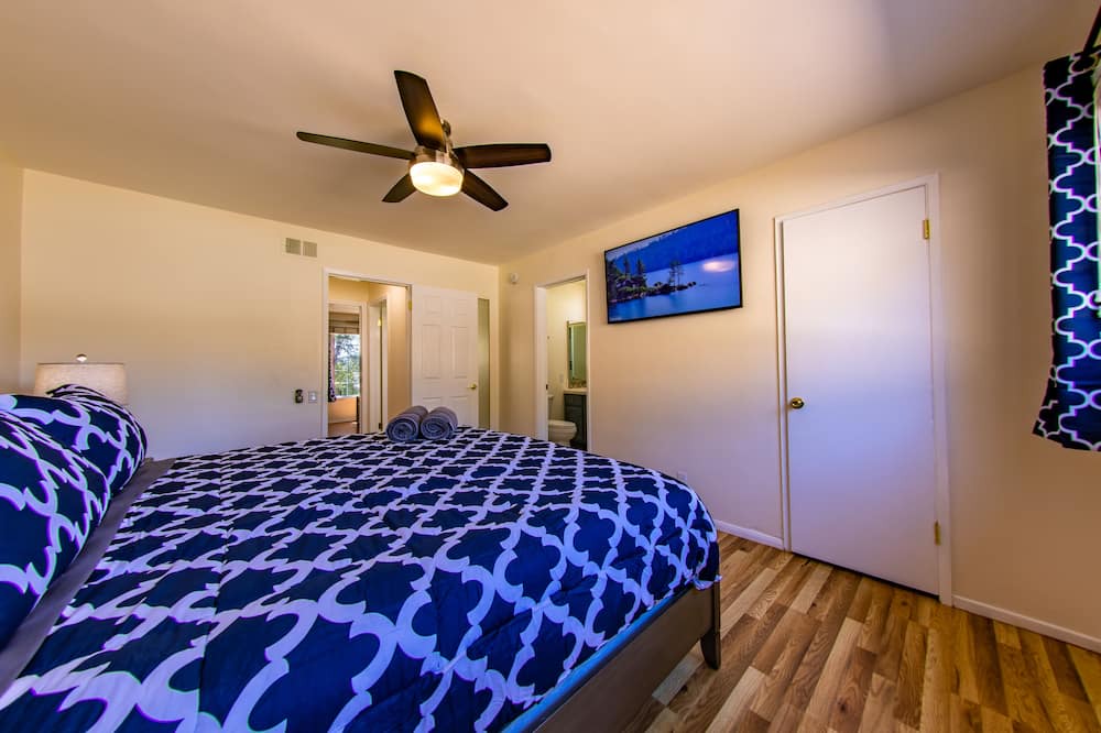 Photo of Bedroom in West Hills