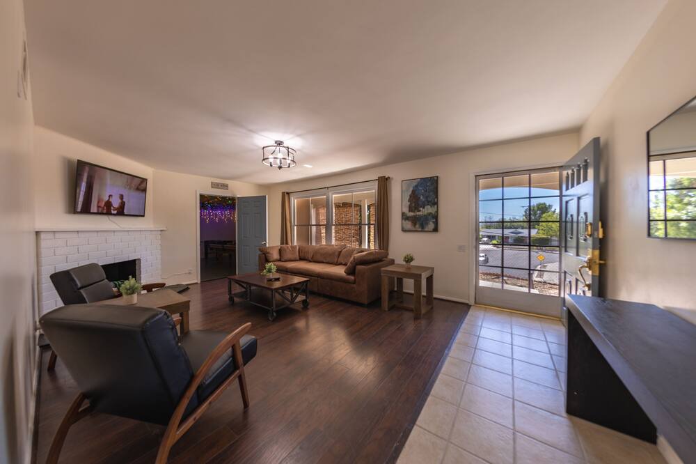 Photo of Livingroom in West Hills
