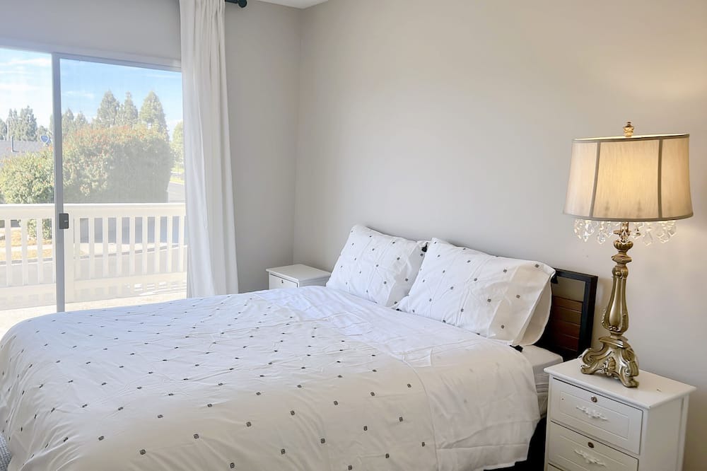 Photo of Bedroom in Fountain Valley