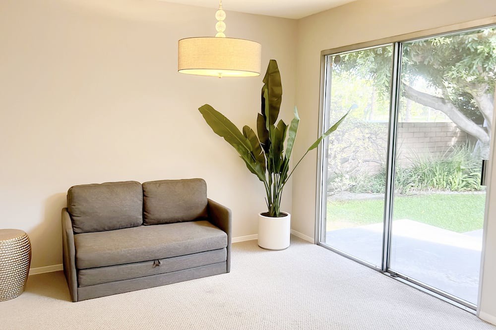 Photo of Livingroom in Fountain Valley
