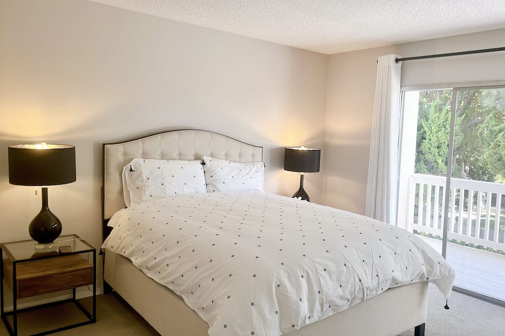 Photo of Bedroom in Fountain Valley
