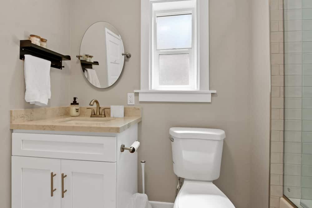 Photo of Bathroom in Whittier