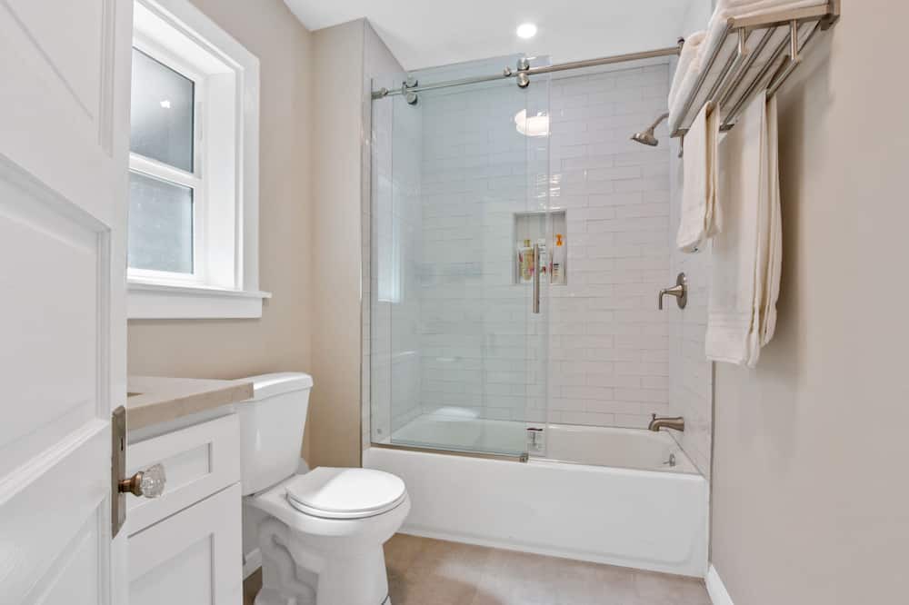 Photo of Bathroom in Whittier