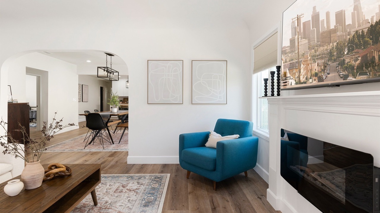 Photo of Livingroom in Miracle Mile