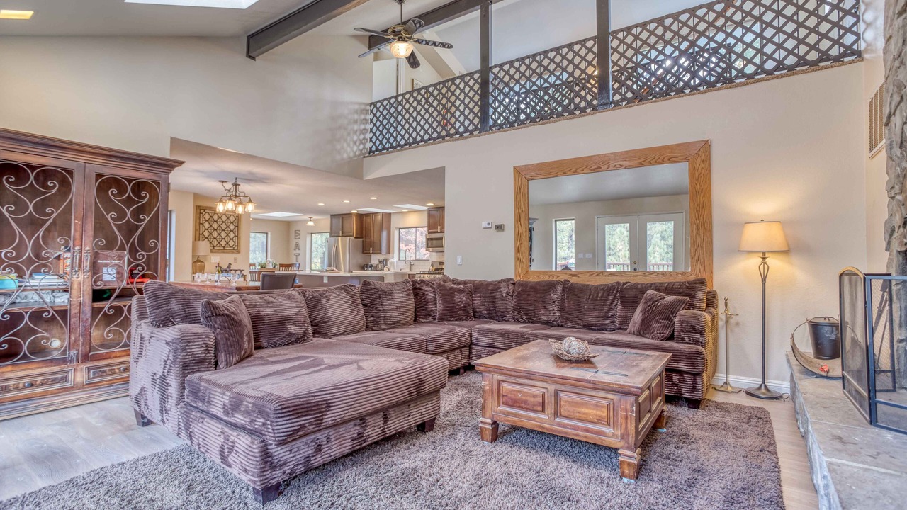 Photo of Livingroom in Fox Farm