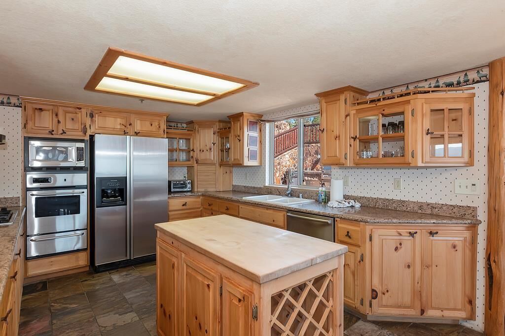 Photo of Kitchen in Fawnskin