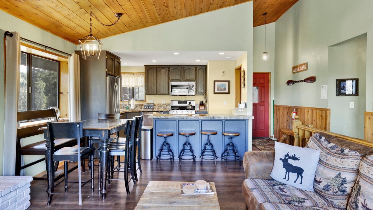 Photo of Livingroom in Big Bear City