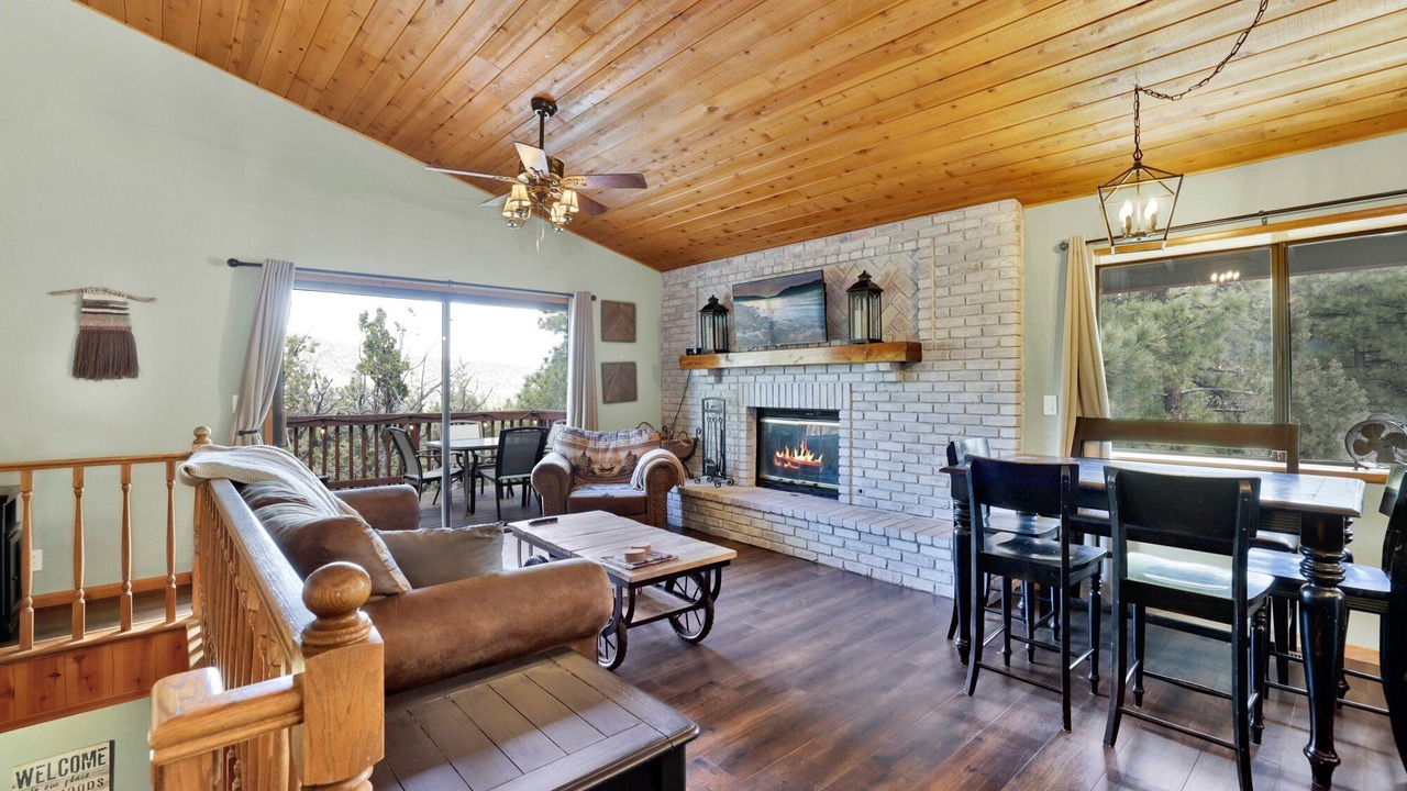 Photo of Livingroom in Big Bear City